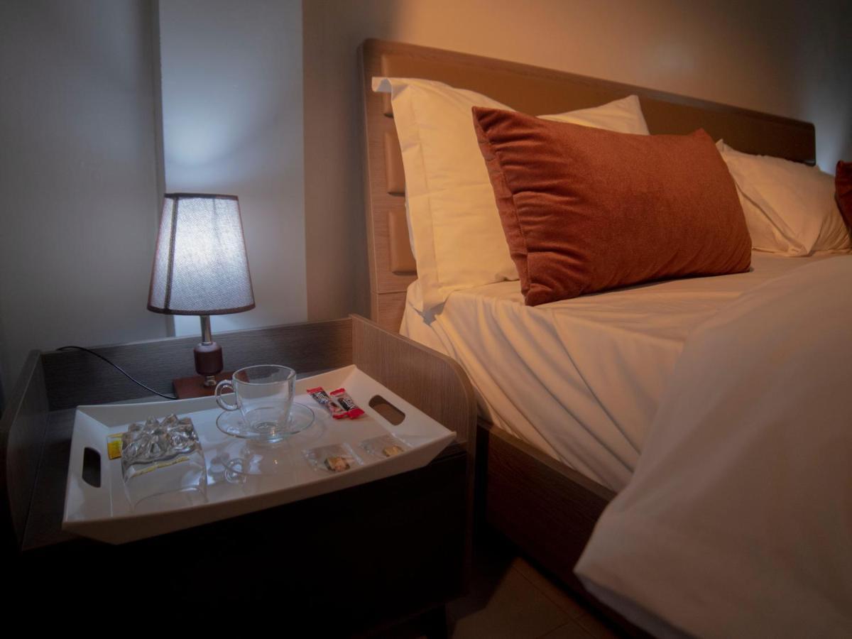 Urban Hotel Нуакшот Екстериор снимка