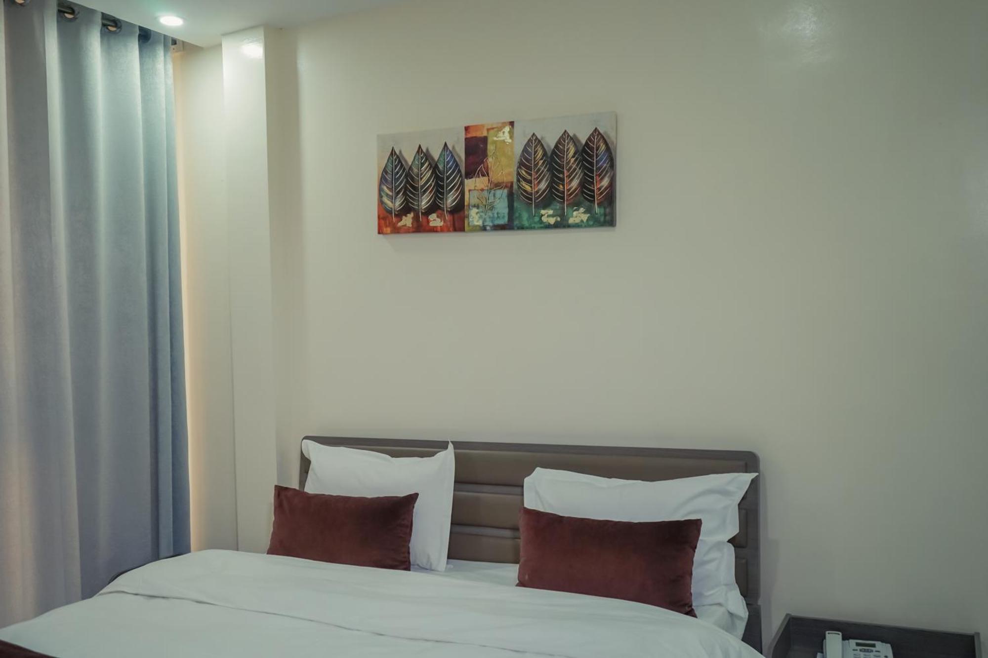 Urban Hotel Нуакшот Екстериор снимка